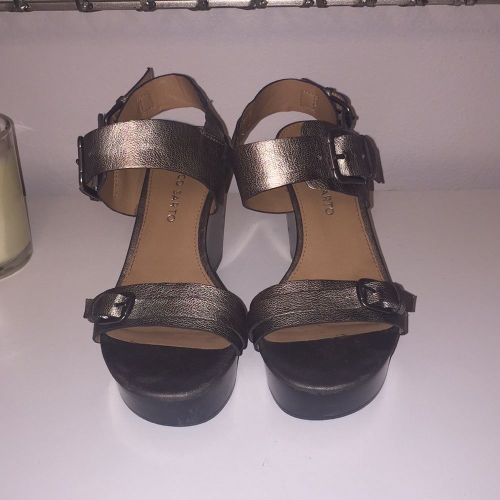 Worn ONCE Franco Sarto buckle wedge gold/copper